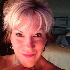 Meet your Posher, Connie