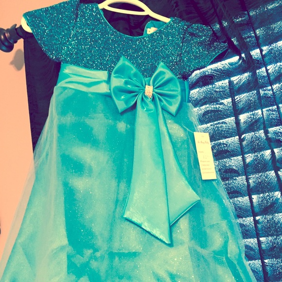 New little girls Blue aqua dress size 6