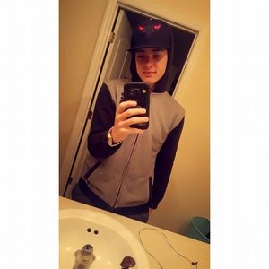 Meet your Posher, Derek