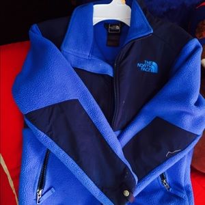 Authentic North face boys Denali! Size small 7/8