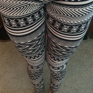 Black and cream leggings