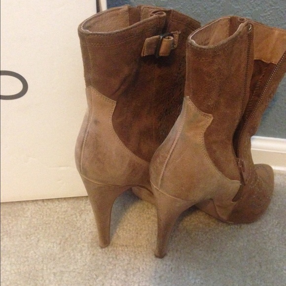 SOLD Aldo Jodetha brown boots - Picture 4 of 4