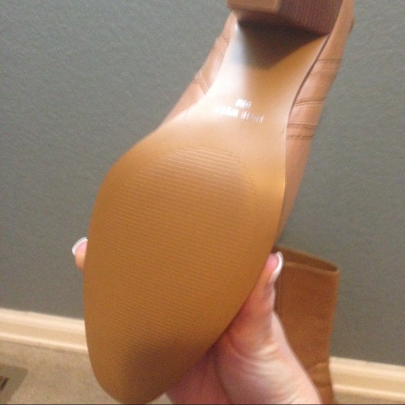 SOLD Never worn Nine West Jeanettao camel - Picture 2 of 4