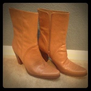 SOLD Never worn Nine West Jeanettao camel
