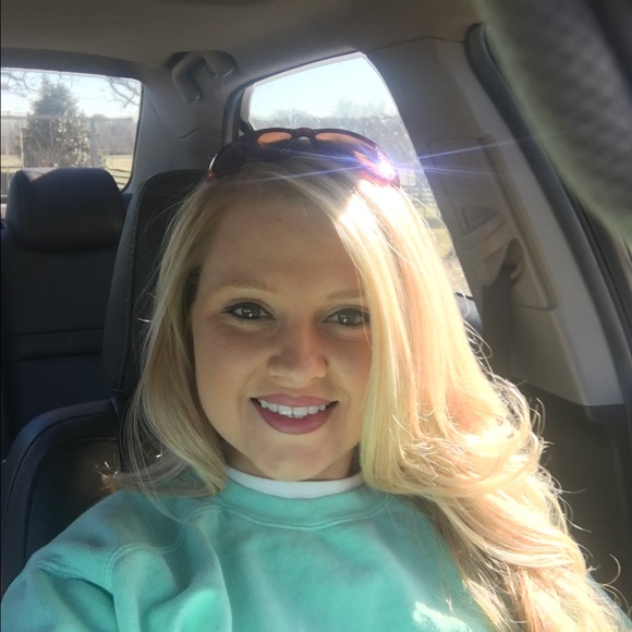 Meet your Posher, Amanda - Picture 1 of 1