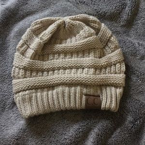 Mint condition beanie hat