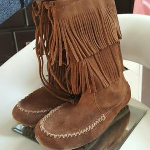 Minnetonka fringe boots