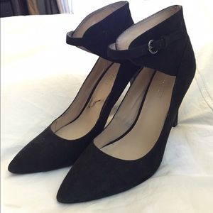 Nine West black suede heels