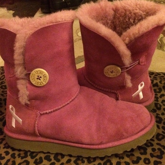 UGG Boots - Picture 4 of 4
