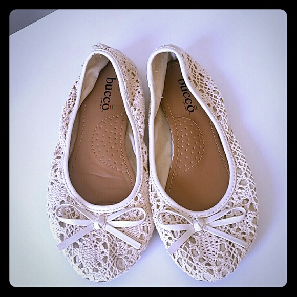 Size 5.5 beautiful crochet flats