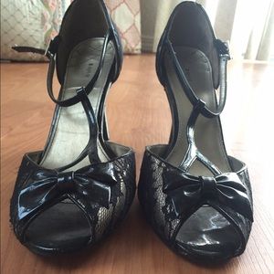 Lace and Bow Strapped Open Toe Heels