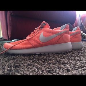 Nike Rosche Runs