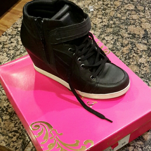 Wedge Candies