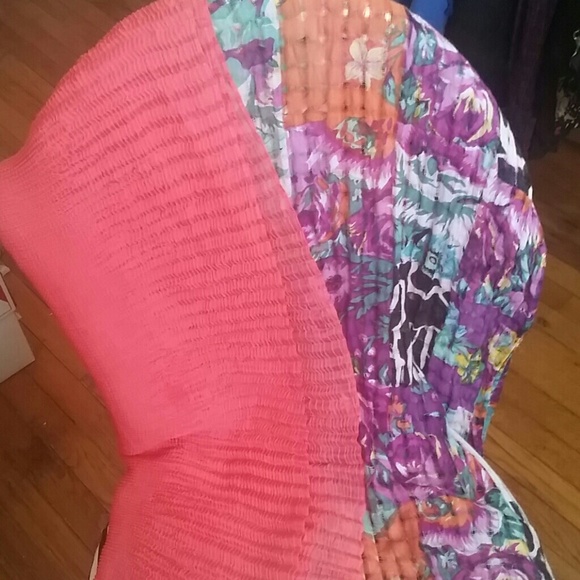 Spring Scarfs- 4 piece Bundle - Picture 3 of 3