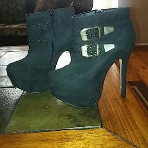 Andrea high heels