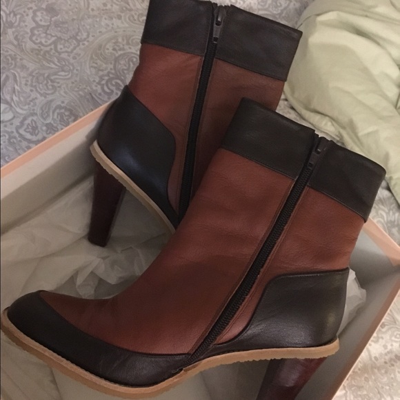Karine Arabian Boots from Paris - Picture 2 of 3