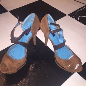 Two toned brown shoes