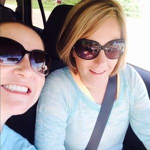 Meet your Posher, Andrea