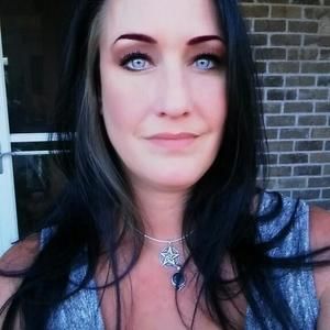 Meet your Posher, Leigh