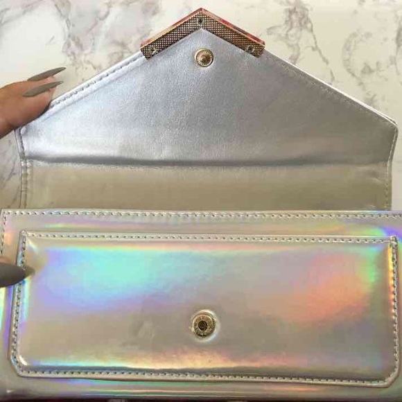 SOLD🦄Holographic/Iridescent Wallet✨ - Picture 3 of 4
