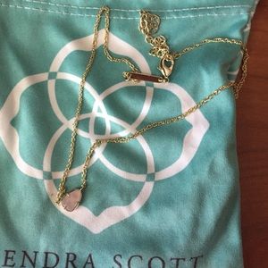 Kendra Scott rose Quartz necklace