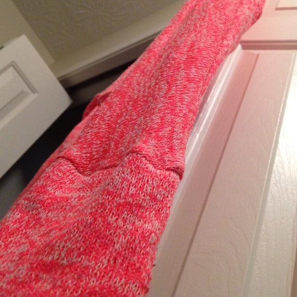 Aeropostale crop sweater - Picture 2 of 3