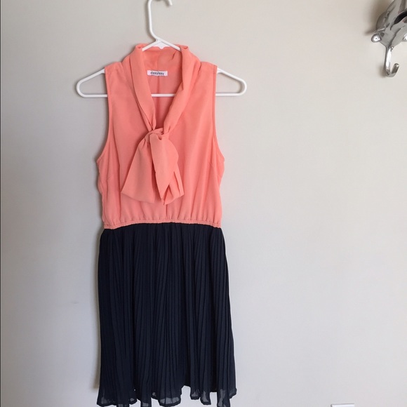Taylor Swift style ModCloth tie dress