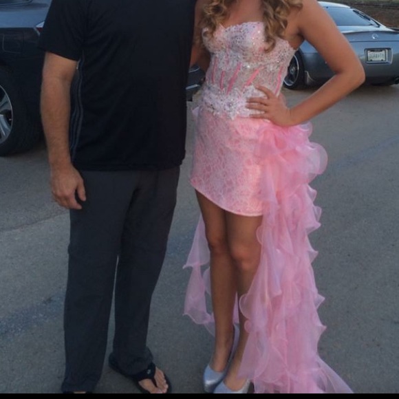 GORGEOUS homecoming/prom dress. 💕