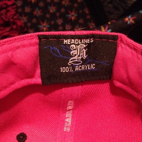 Snap back hat - Picture 2 of 3