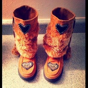 Dollhouse Heart mukluk boots
