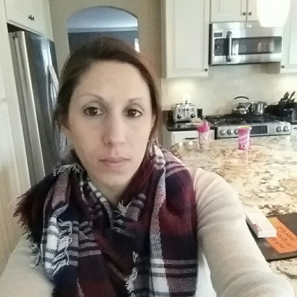 Meet your Posher, Kara - Picture 1 of 1