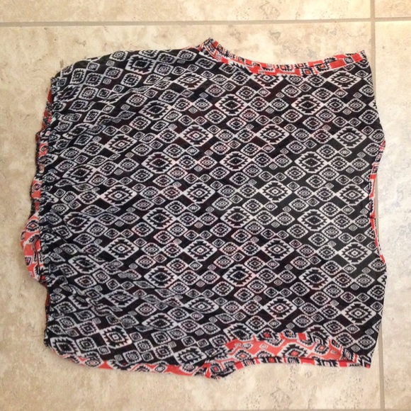 Aztec pattern sheer crop top - Picture 3 of 3