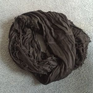 Tilly's black circle scarf