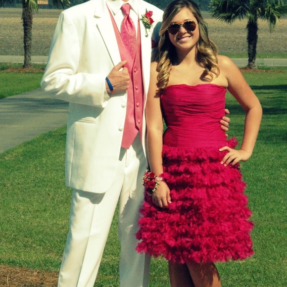 PROM DRESSES - Picture 2 of 4