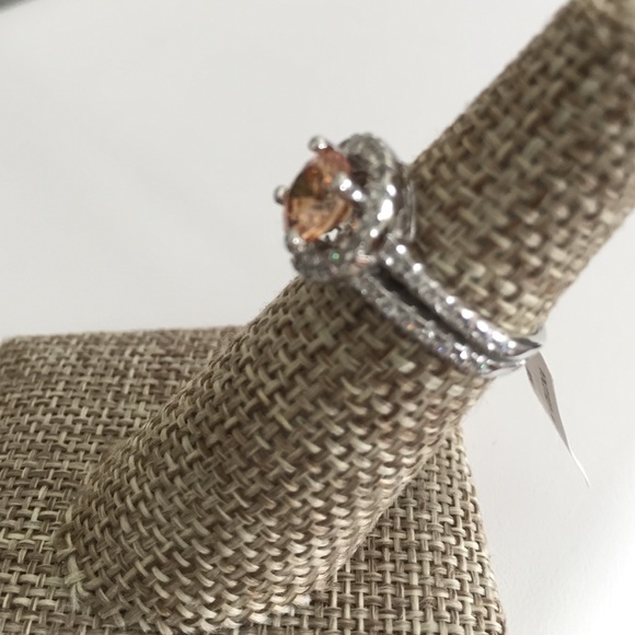 Beautiful Champagne Stone w/CZ Silver Ring 925 - Picture 2 of 4