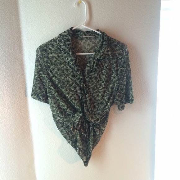 Patterned short sleeve blouse