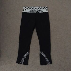 Lulu Lemon Run Inspires crop size 6