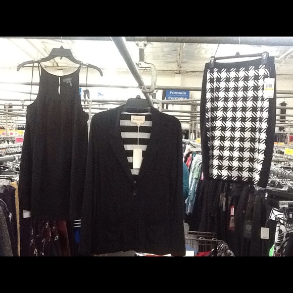 Vince Camuto separates 47% to 55% off!! Must haves