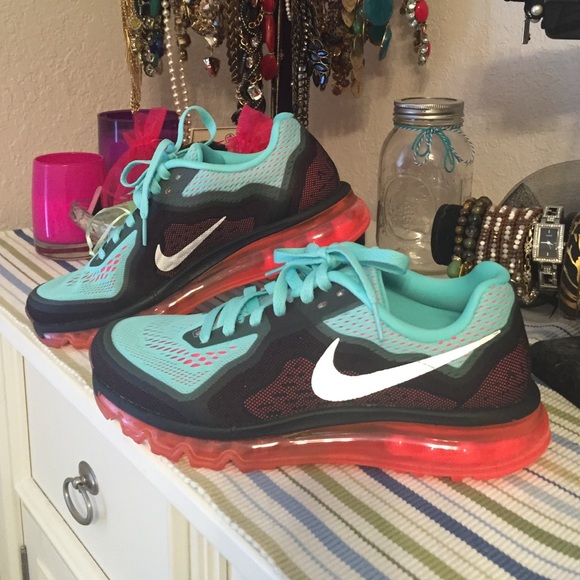 ‼️OFFERS WELCOME‼️ Nike women's air max 2014