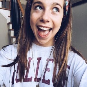 Meet your Posher, Caroline