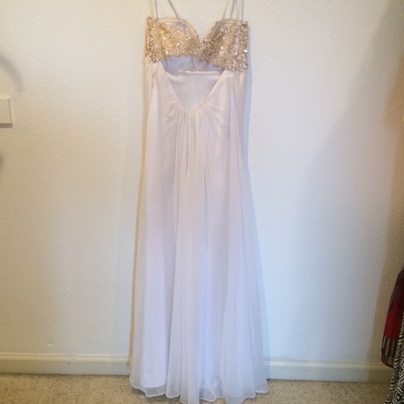 white and gold la femme prom dress - Picture 3 of 4