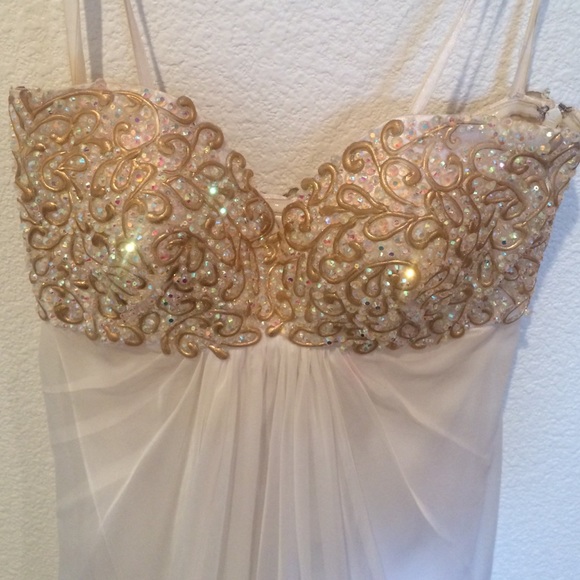 white and gold la femme prom dress - Picture 4 of 4