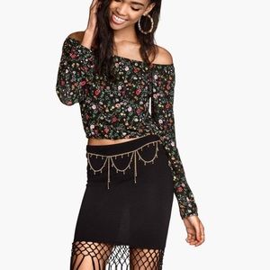 H & M floral off shoulder long sleeve crop top