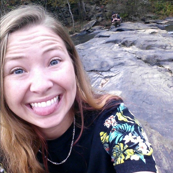 Meet your Posher, Valerie