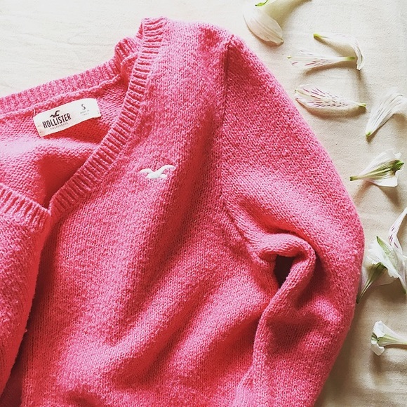🚫SOLD🚫Hollister pink sweater. Size S