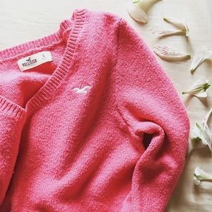🚫SOLD🚫Hollister pink sweater. Size S
