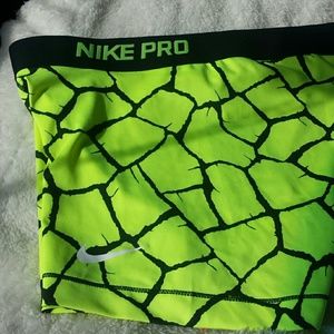 Nike pro shorts size M