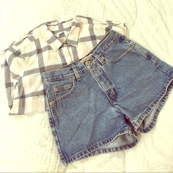 **SOLD**Vintage jean shorts size 2