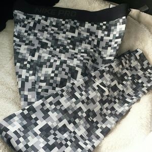 Nike pro pants  hyper warm size M