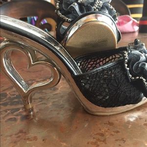 Adorable heart heel shoe